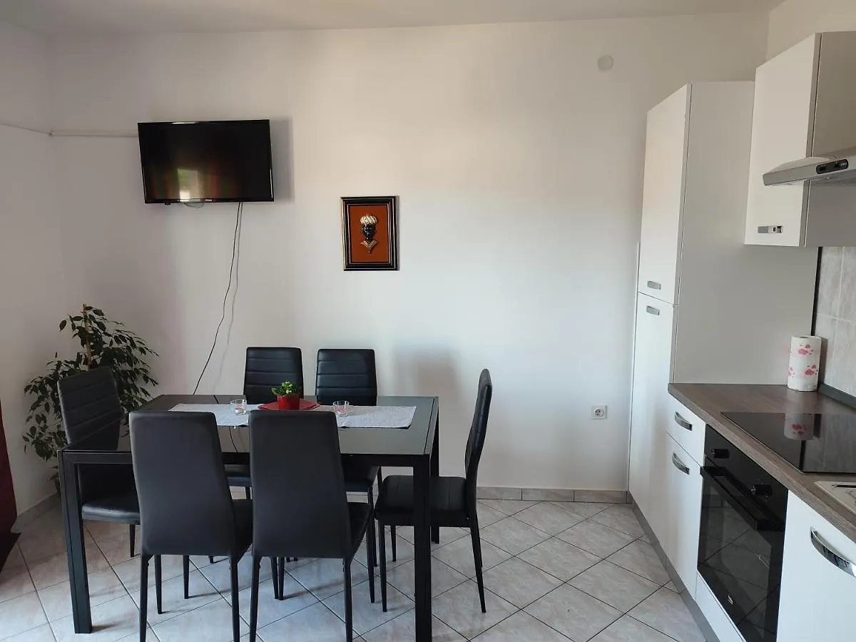 Apartments Luka Rab Town